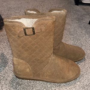 Bearpaw fuzzy boots